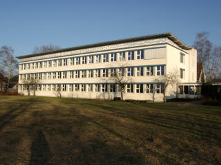 Foto: SchulgebÃ¤ude - Westfassade